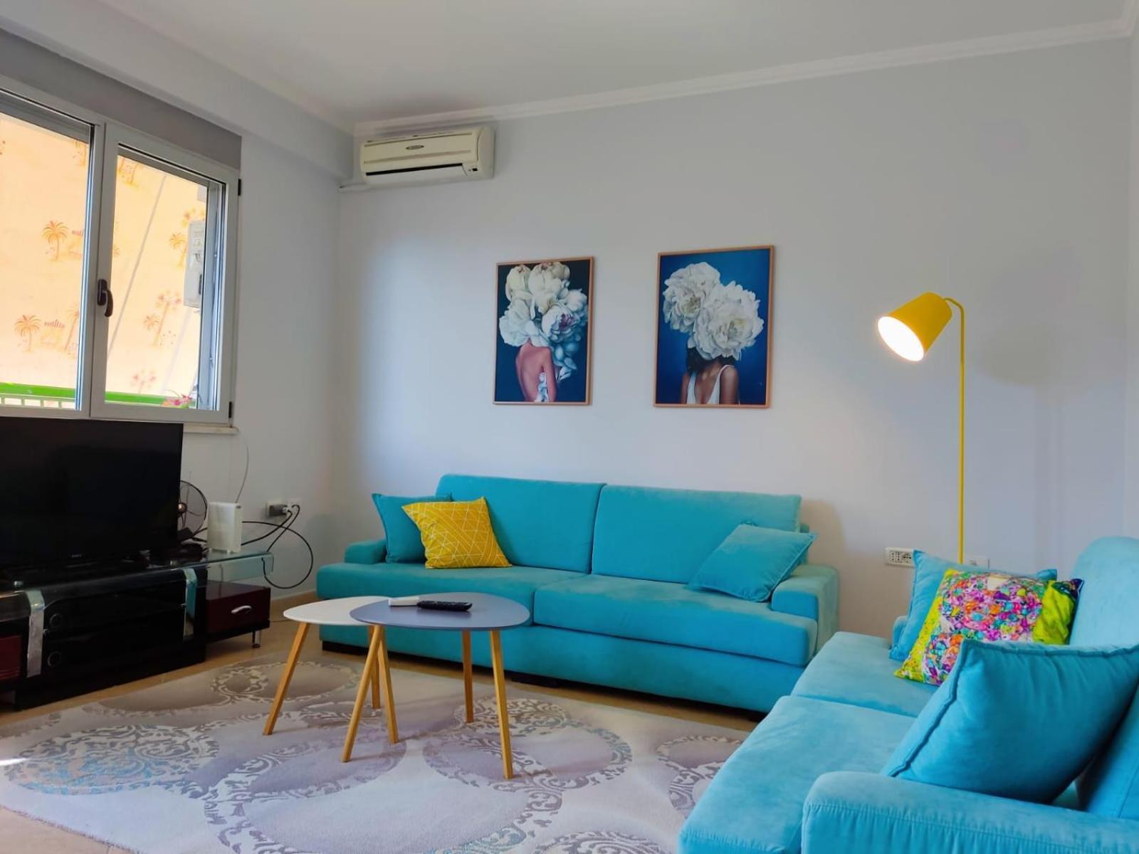 Pazari I Ri Charm Near Centre, Lovely, Spacious * Tirana